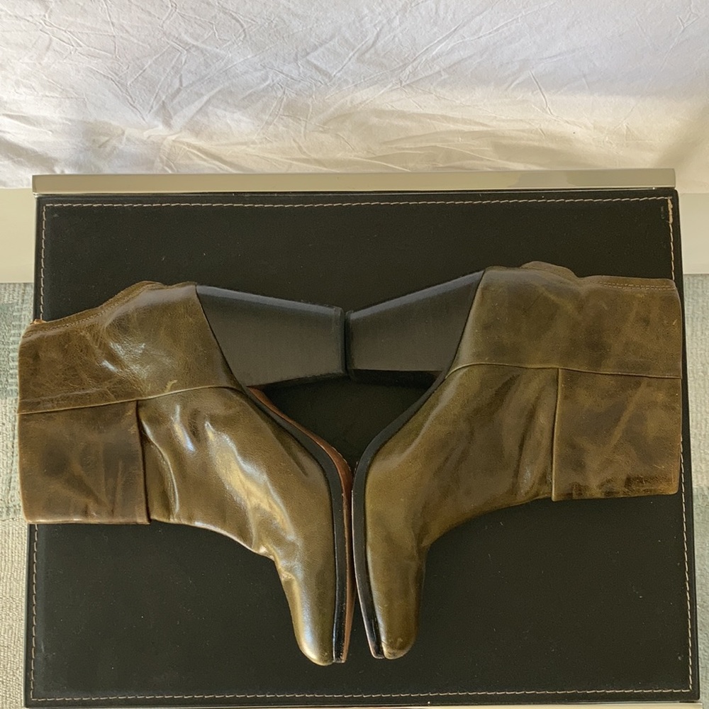Rag & Bone Forest Green Newbury ankle boots. Size 40.